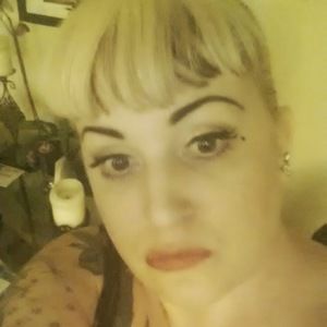 Meet your Posher, Alexandra